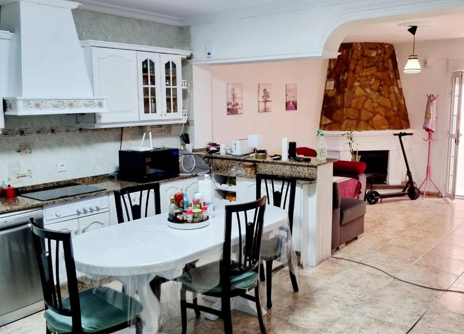 Homestay Room Close To Sea La Linea de la Concepcion Spain
